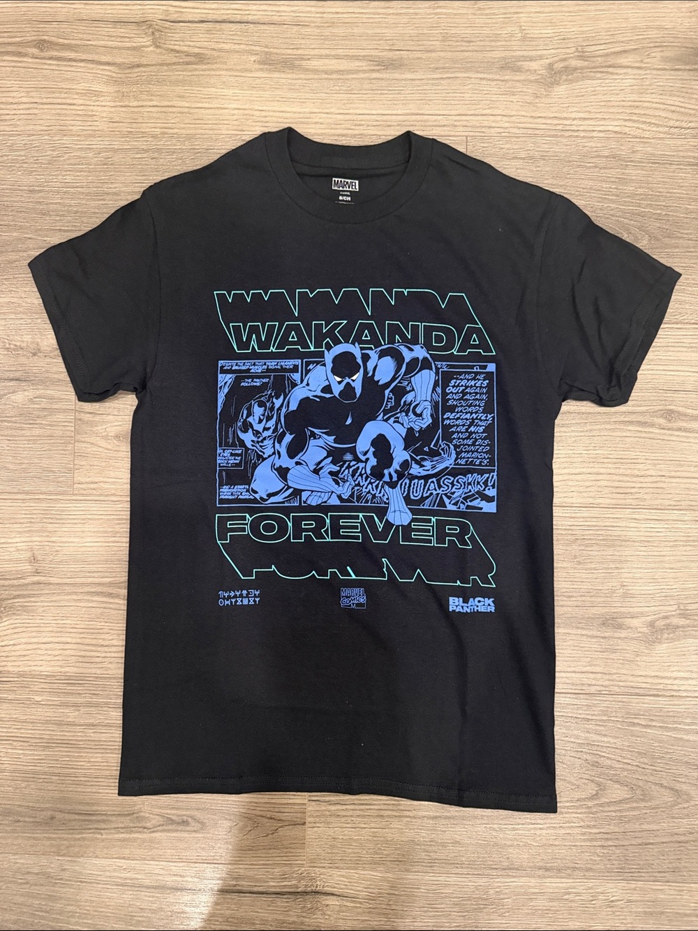 Marvel Black Panther Wakanda Forever Tee Menās Size Small